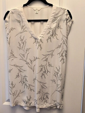 Camber & Grace Floral V-Neck Blouse